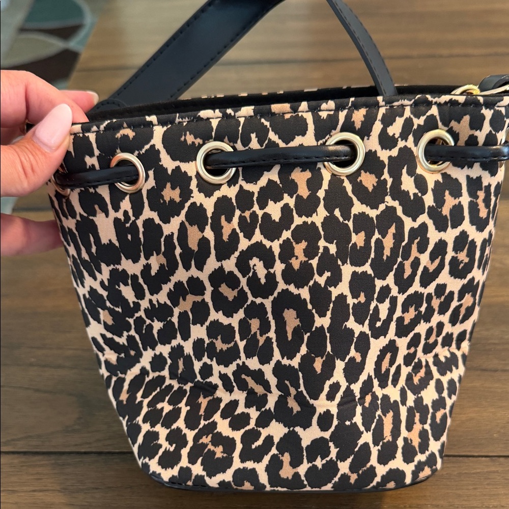 Dior GWP Beauty Crossbody - Picture 2 of 6